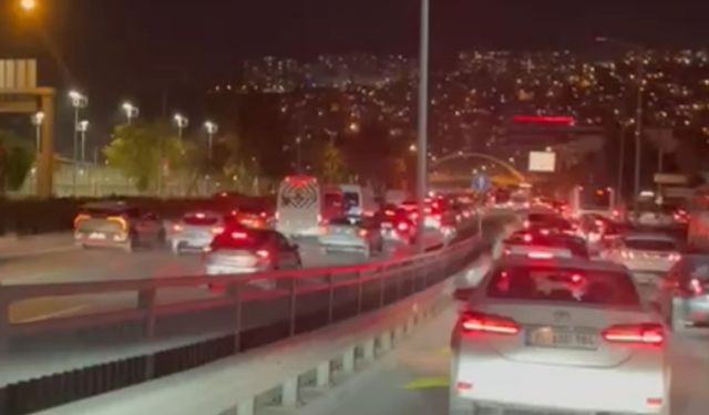 Bayraklı’da akşam trafiği kilitlendi: 10 dakikalık yol 1 saate çıktı