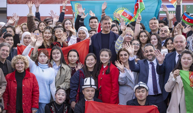 Dr. Cemil Tugay, 15 Aralık Dünya Türk Dili Ailesi Günü etkinliğine katıldı