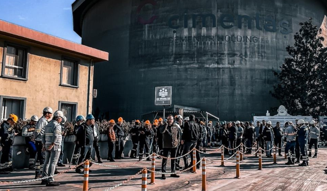 İzmir İtfaiyesi'nden çimento fabrikasında gerçeği aratmayan yangın tatbikatı
