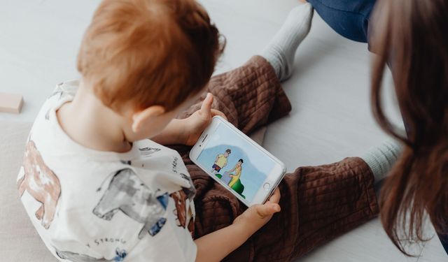 Ekran bağımlılığı çocuklarda görünmez gelişim kayıplarına yol açıyor