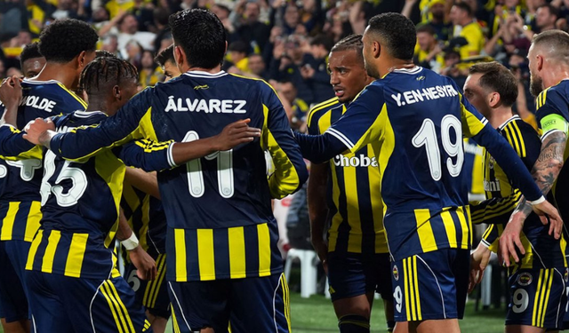 Fenerbahçe’de 8 isimle yollar ayrılıyor