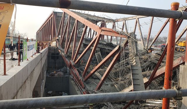 Kütüphane inşaatı çöktü: 1 kişi hayatını kaybetti, 3 işçi enkaz altında