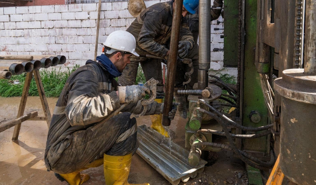 İzmir Büyükşehir Belediyesi, depreme ve afetlere karşı dirençli hale getirmek için kapsamlı bir yol haritası uyguluyor