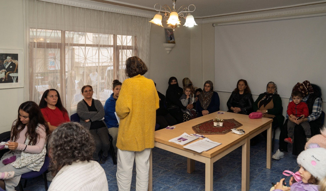 İzmir Büyükşehir Belediyesi, kadınlara destek vermeye devam ediyor