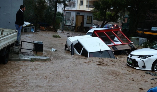 İkincil afetler kapıda: Yaz yangınları, kışın sellerle geri döndü