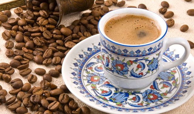Kahve tüketiminde günde 4-5 fincan sınırı aşılmamalı