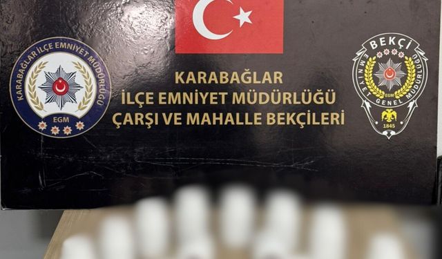 Karabağlar’da şüpheli durduruldu: Çantasından çok sayıda yasaklı madde çıktı