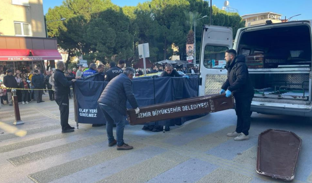 Kemalpaşa’da feci kaza: Çöp kamyonu yayaya çarptı, 1 ölü