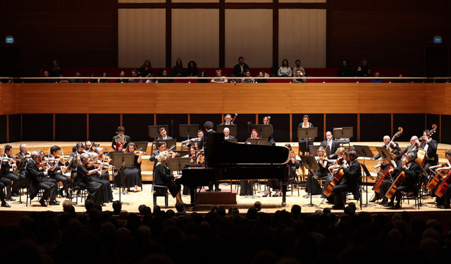 İzmir Devlet Senfoni Orkestrası; 2'nci Cumhurbaşkanı, Milli Şef İsmet İnönü'yü klasik müzik konseriyle andı