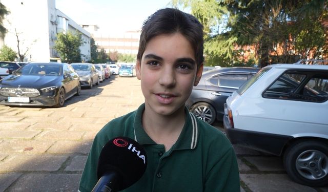 Köpek saldırısından kurtulan çocuk, aylar süren tedavinin ardından kolunu yeniden kullanabiliyor