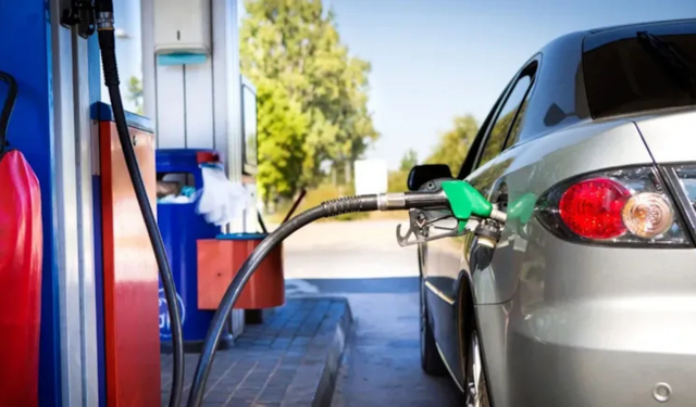 İzmir’de motorine büyük zam: Tabelalar 1 Nisan’da güncellenecek