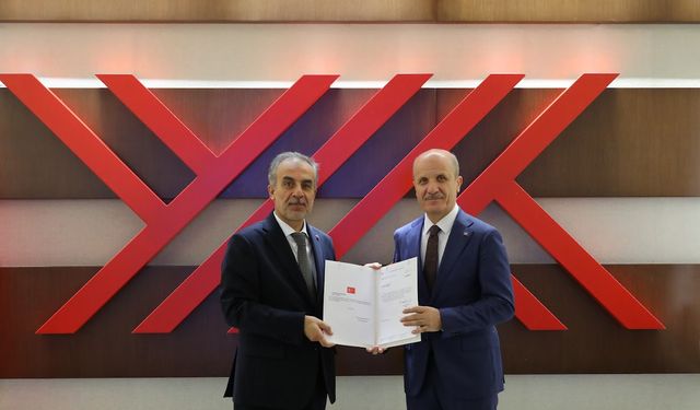 Ege Üniversitesi Rektörü Prof. Dr. Musa Alcı mazbatasını aldı