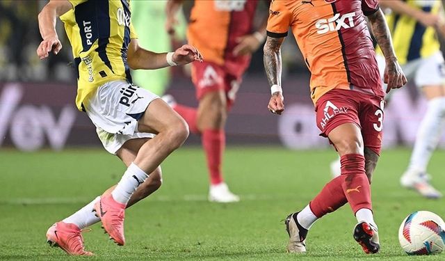 Fenerbahçe-Galatasaray derbisinde ikinci yarı başladı