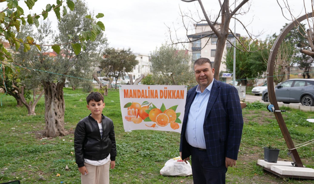 Seferihisar’da 9 yaşındaki Ferit gönülleri fethetti