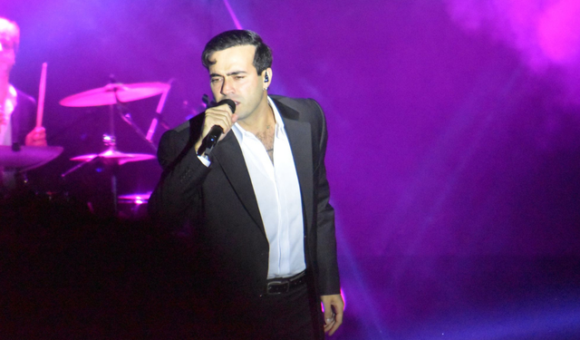 Ünlü sanatçıdan şaşırtan kariyer başlangıcı: Çay taşırken mutluydum