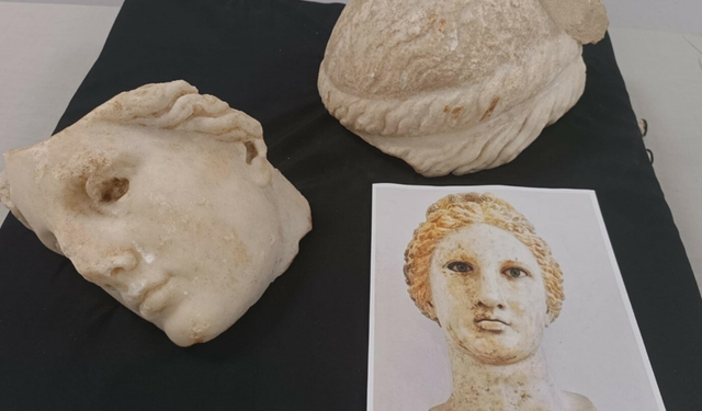 Metropolis Antik Kenti'nde 2 bin 200 yıllık tanrıça başı bulundu