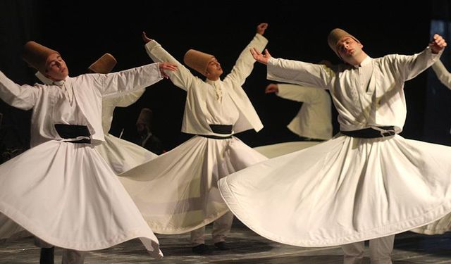 Semazen kıyafetinin uygunsuz dikildiğini görünce terzilik eğitimi aldı