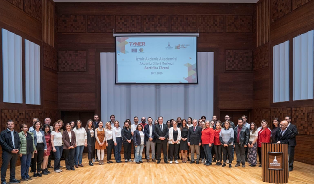 İzmir Büyükşehir Belediyesi, Akdeniz Dilleri Merkezi'nin sertifika töreni yapıldı
