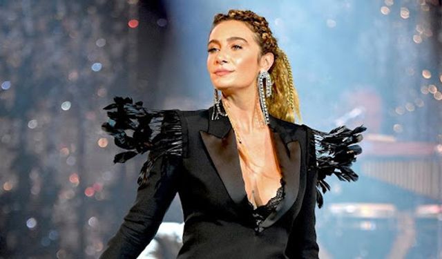 Sıla Gençoğlu kulis pozlarıyla sosyal medyayı salladı