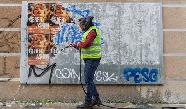 İzmir Büyükşehir'den kent estetiğine sıkı takip