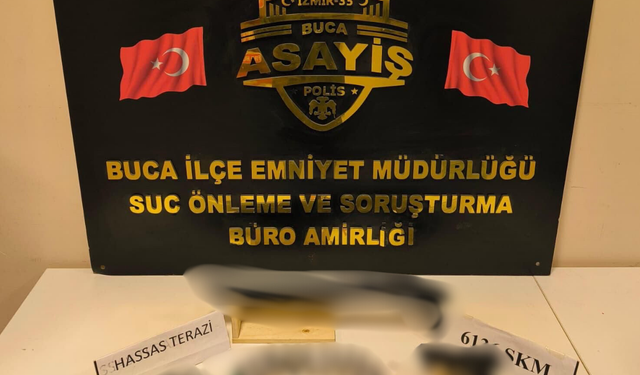 İzmir’de silah operasyonu: Ruhsatsız tabanca ve pompalı tüfek ele geçirildi