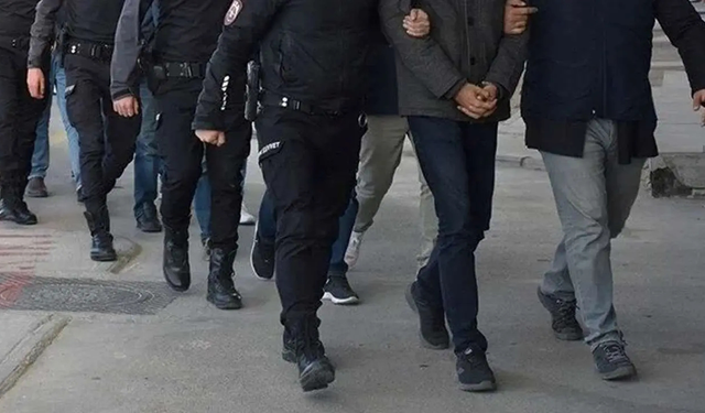 Karabağlar’da suçlulara geçit yok: 290 aranan şahıs yakalandı