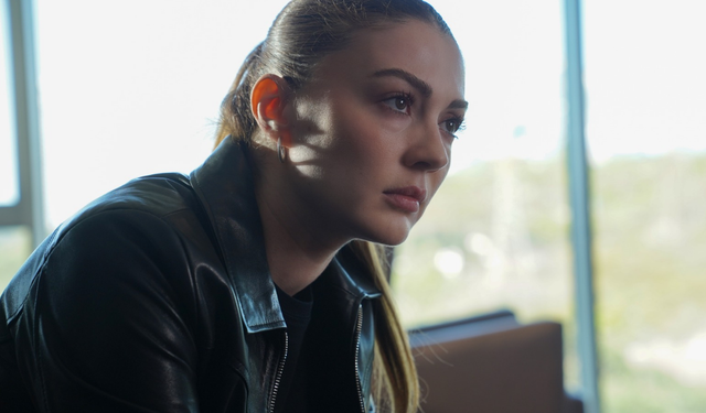 Burcu Özberk’ten alışılmışın dışında bir performans