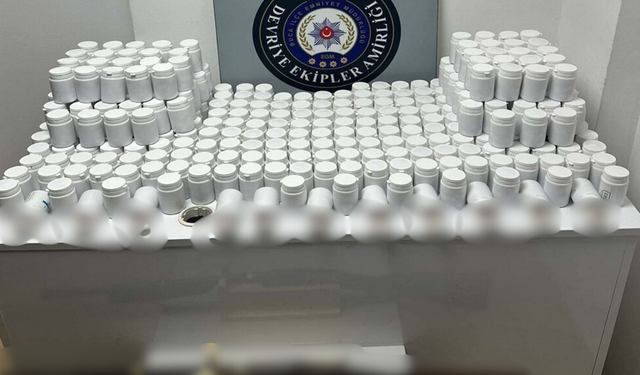 Buca’da yasaklı madde operasyonu: 17 bin sentetik hap yakalandı