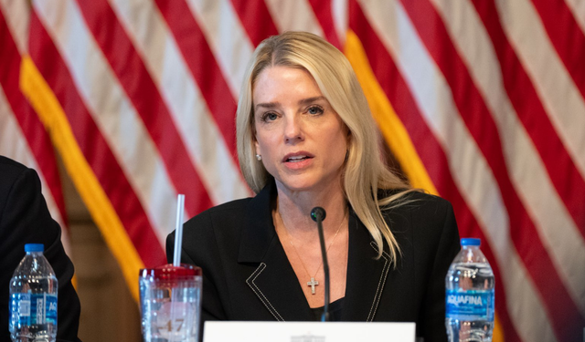 ABD Adalet Bakanı Bondi: Maduro ve eşi Amerikan adaletinin gazabıyla yüzleşecek