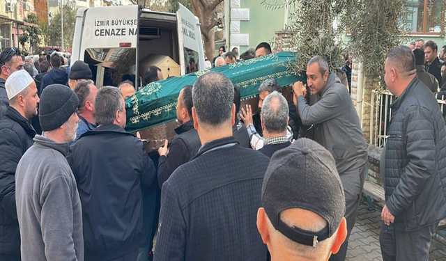 İzmir’deki trafik kazasında hayatını kaybeden avukat, son yolculuğuna uğurlandı