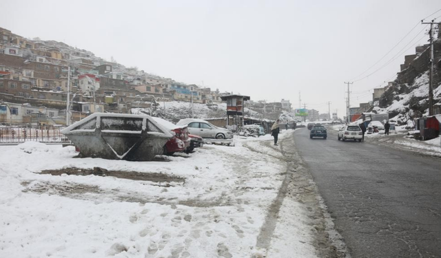 Kar yağışı ve sel nedeniyle 12 kişi hayatını kaybetti