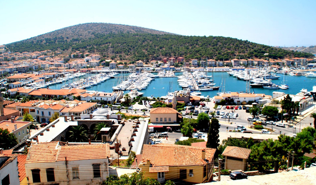 Çeşme Belediyesi’nde görev değişimi