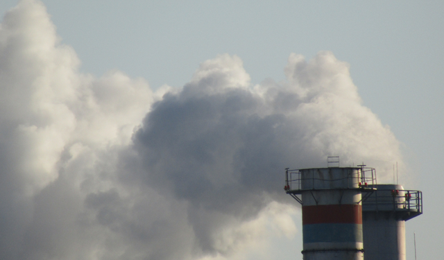 İzmir’de hava kalitesi endeksi 115’i aşarak “sağlık açısından sakıncalı” seviyeye ulaştı