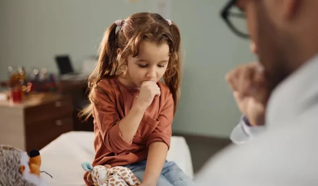 Geçmeyen öksürüğe dikkat: Astım, zatürre ve bronşiolit ihmal edilmemeli
