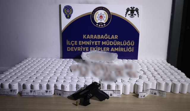 Karabağlar'da yasaklı madde deposu ortaya çıktı: 17 bin hap ele geçirildi