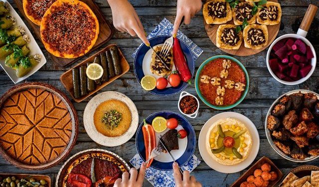 İzmir’de Ramazan sofraları: 2026’nın öne çıkan iftar mekanları