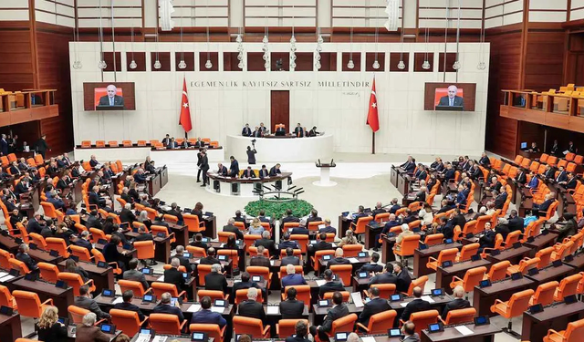 Sosyal medya ve doğum izni düzenlemesi komisyonda