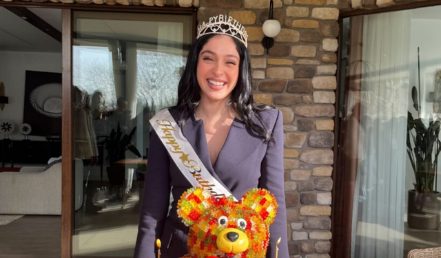 Cemre Baysel’e sette sürpriz doğum günü kutlaması