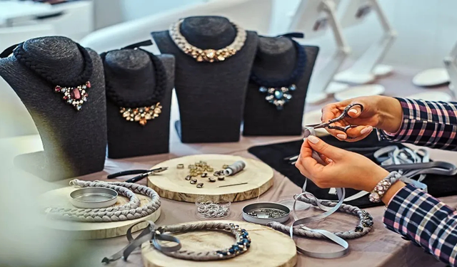 Konak’ta takı tasarımı öğrenmek isteyenlere müjde