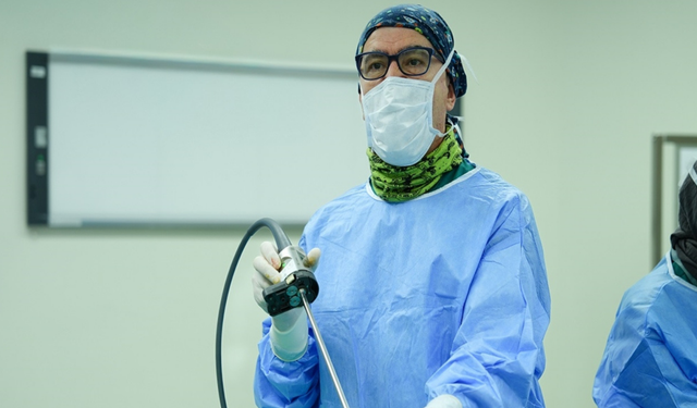 Uzmanı açıkladı: Fıtık tedavisinde robotik cerrahi büyük avantaj sağlıyor