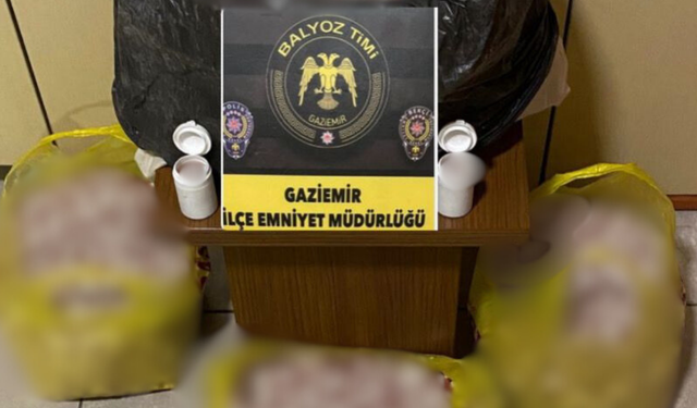 Gaziemir’de durdurulan araçta 80 bin adet hap ele geçirildi