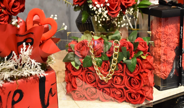 Sevgililer Günü yaklaşırken İzmir’de 2,5 milyon gül satışa çıkıyor