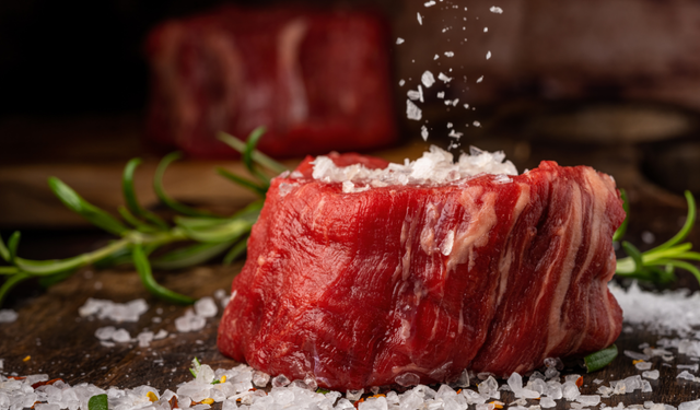 Bakan Yumaklı: Türkiye’de yapay et üretimine izin verilmeyecek