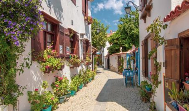 Seferihisar’ın nüfusu 63 bin sınırını aştı: Artış merkez ve sahil mahallelerinde yoğunlaştı