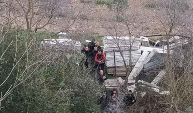 Menderes’te sel felaketi: İki kardeş hayatını kaybetti, sürücü aranıyor