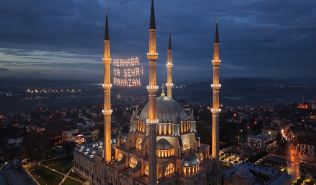 Bakan Ersoy: Restorasyonu tamamlanan camiler ramazanda ibadete açılıyor