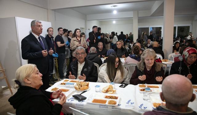 Güzelbahçe’de bayramlaşma coşkusu: Birlik ve dayanışma mesajları öne çıktı