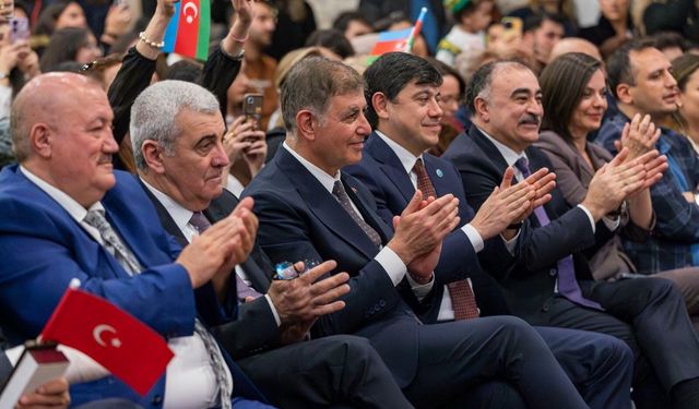 İzmir’de Nevruz coşkusu: Azerbaycanlı sanatçılarla Bahar Bayramı kutlandı