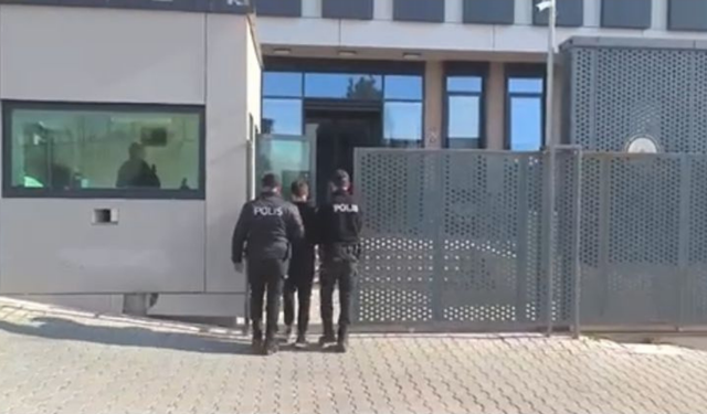 İzmir’de 33 yıl hapis cezasıyla aranan şahıs yakalandı