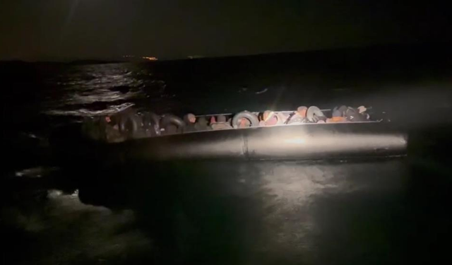 Seferihisar açıklarında 45 düzensiz göçmen yakalandı